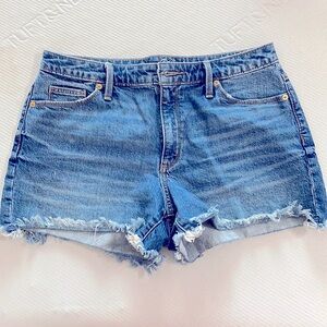 Universal Thread frayed jean shorts